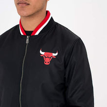 Cargar imagen en el visor de la galería, Chicago Bulls Team Varsity Jacket
