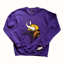 Cargar imagen en el visor de la galería, VIKING CREWNECK
